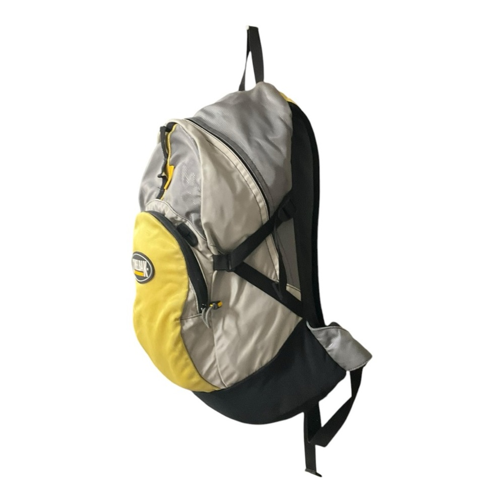 Camelbak Cloud Walker Backpack Hydration-Ready Ad… - image 5